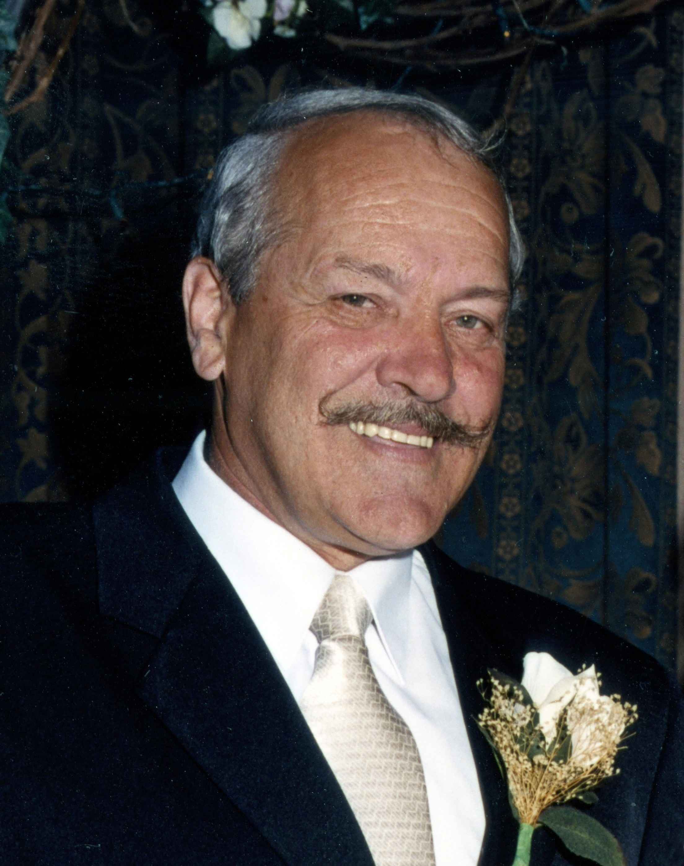 M. Yvon Therriault 
